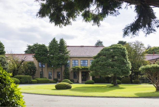 立教女学院小学校・中学校・高等学校（徒歩17分／約1,290m：南側より）