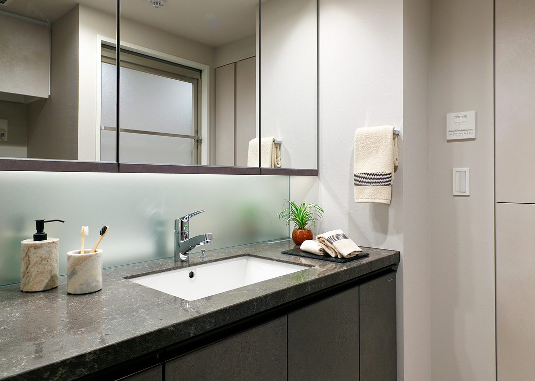 並んで身支度しやすい洗面台