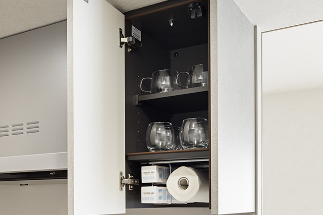 ストレージハンガー付吊戸棚