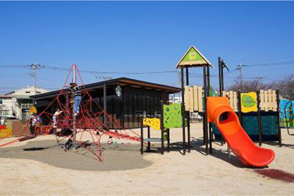 入間川にこにこテラス　遊具