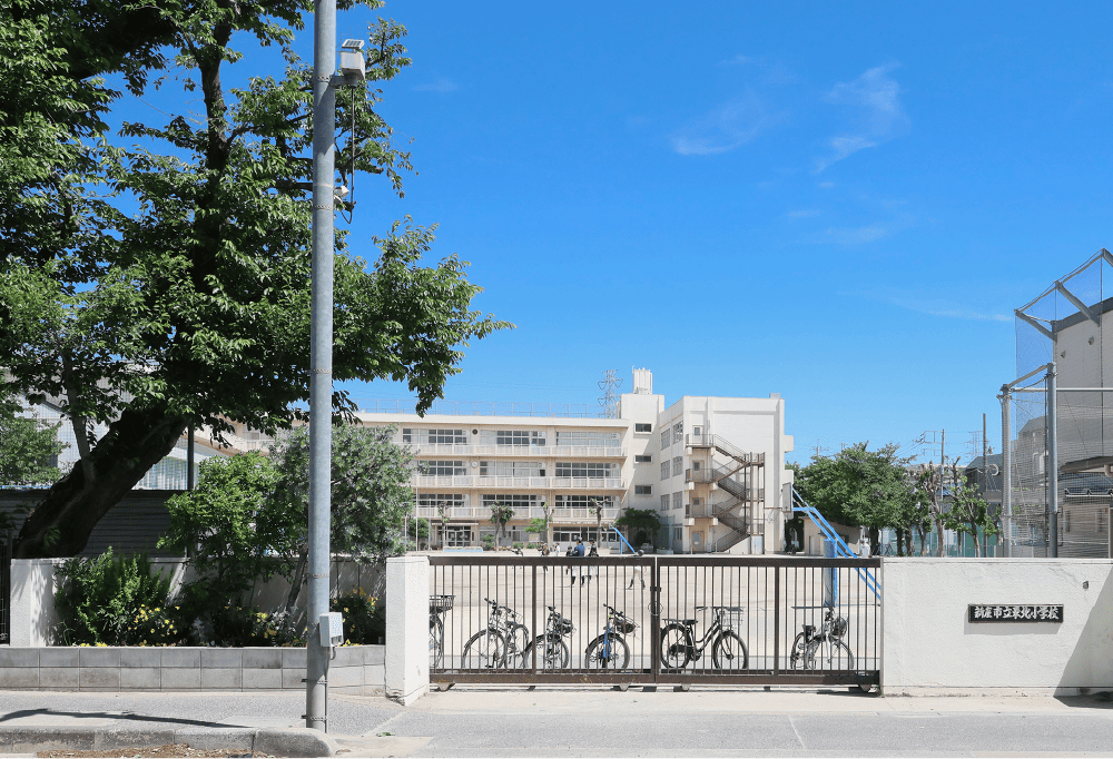 東北小学校