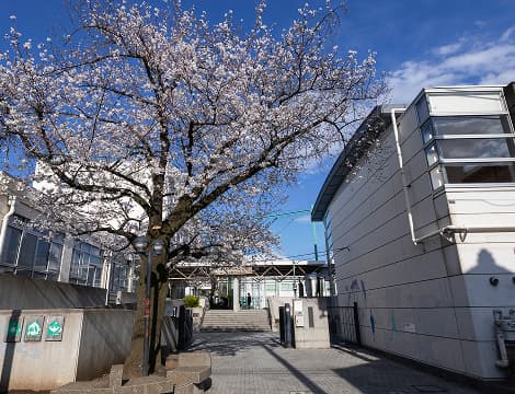 落合第二中学校［通学校］（徒歩7～8分・約540～580m）