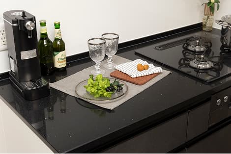 「クオーツストーン」のキッチンカウンター